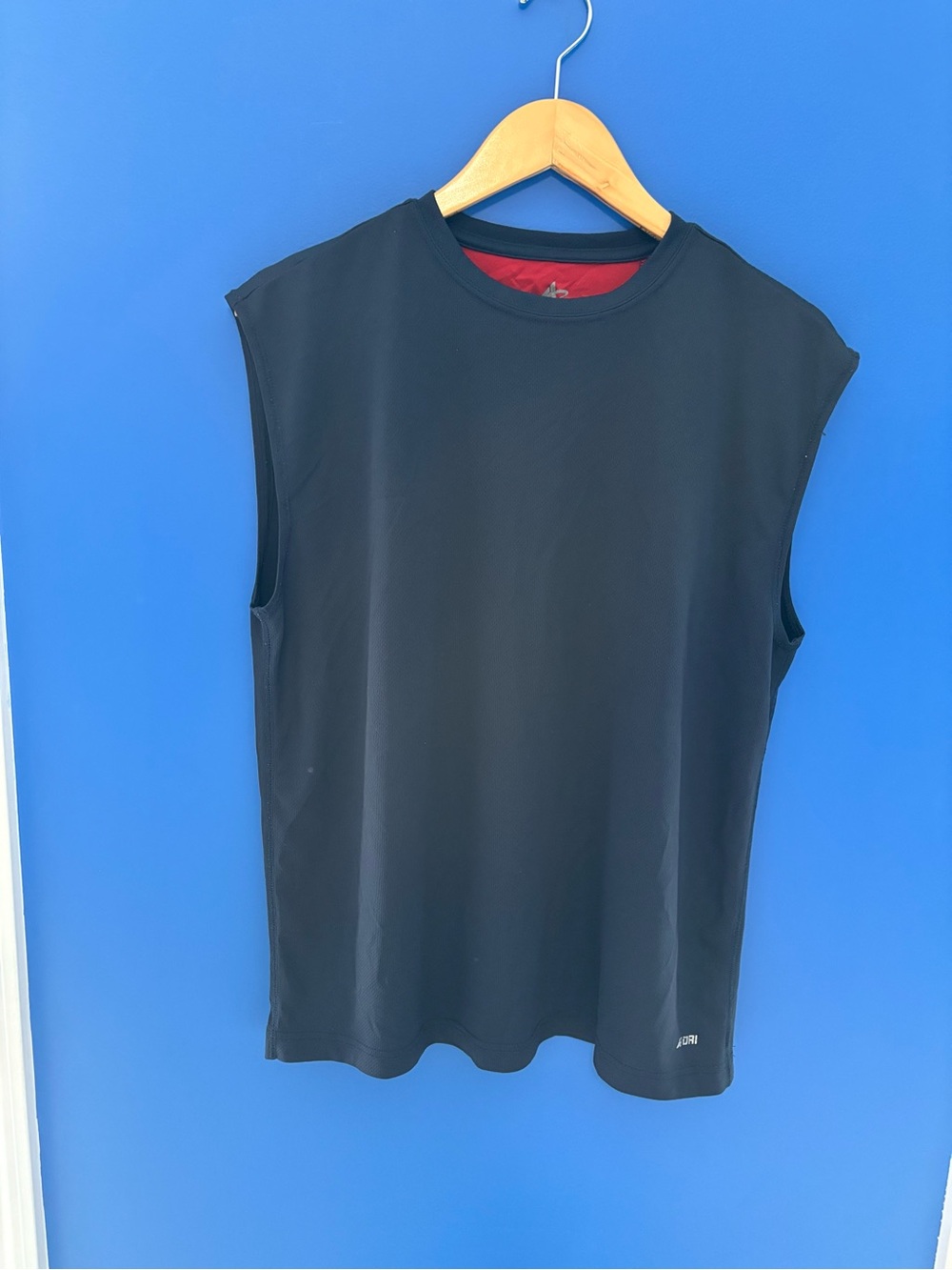 {Athletech} Black and Red Sleeveless Crew Neck Shirt size S